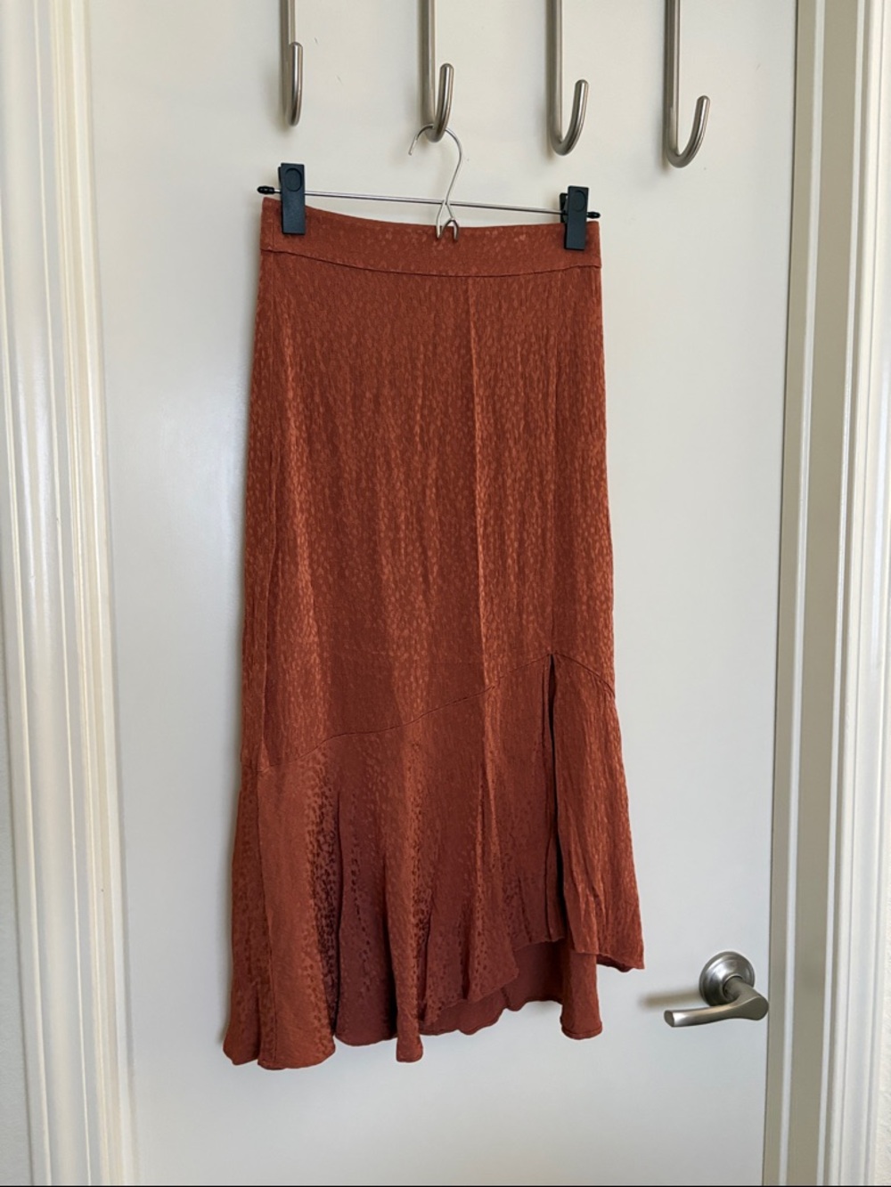 Madewell Flounce-Hem Midi Skirt in size 00